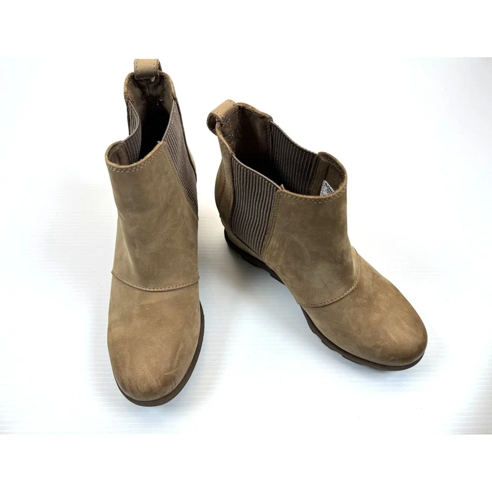 Sorel Joan of Arctic Wedge II Chelsea Booties Women 8 EUC Leather Elastic Ankle‎